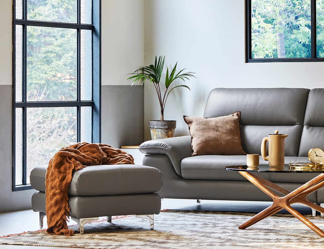 Trải nghiệm không gian quý phái và khoáng đạt cùng sofa văng HNS74 - Ảnh 3