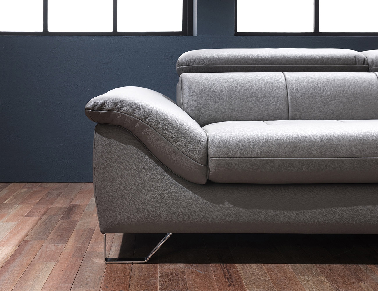 Sang trọng, hiện đại cùng mẫu sofa da Microfiber HNS71 - Ảnh 3