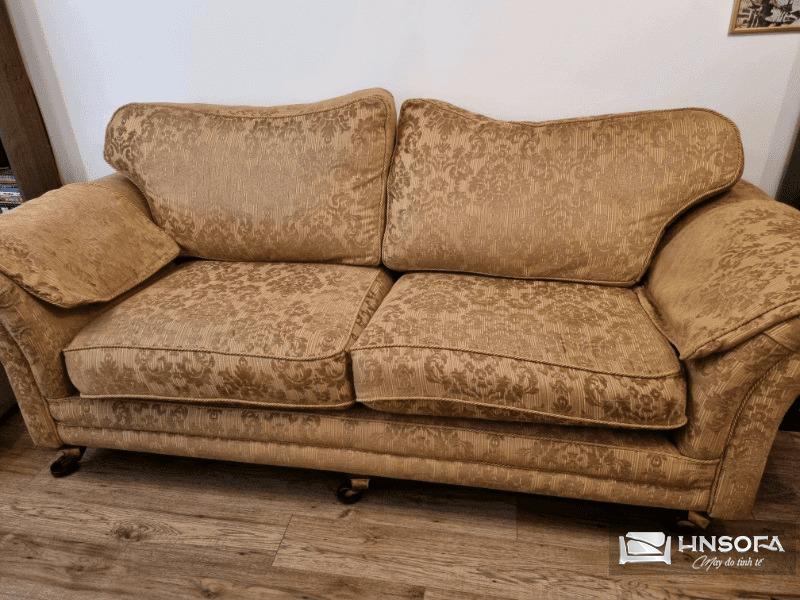 Ghế sofa thay đổi hình dạng do bị lún