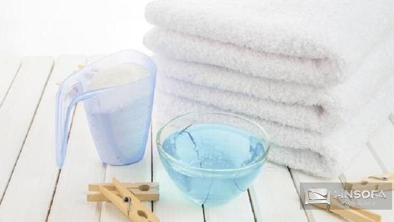 Khử mùi hôi trên ghế sofa bằng nước xả vải