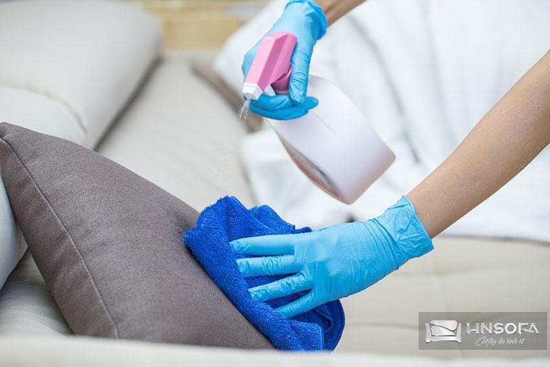 Những lưu ý cần biết khi loại bỏ mùi hôi từ ghế Sofa