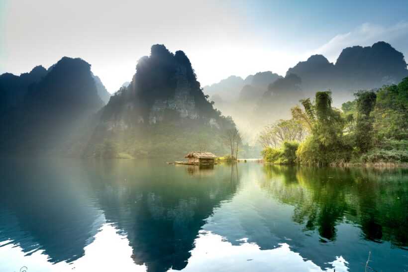Phong cảnh thiên nhiên hùng vĩ mang một nỗi buồn man mác