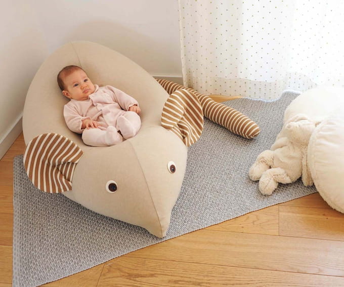 Ghế sofa lười cho bé với hình thù đáng yêu, nằm rất thoải mái