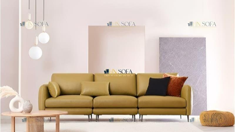 Kích thước của ghế sofa resort là điểm nổi bật, kết hợp với đệm êm ái và chất liệu da, tạo nên sự hoàn hảo cho bất kỳ resort nào