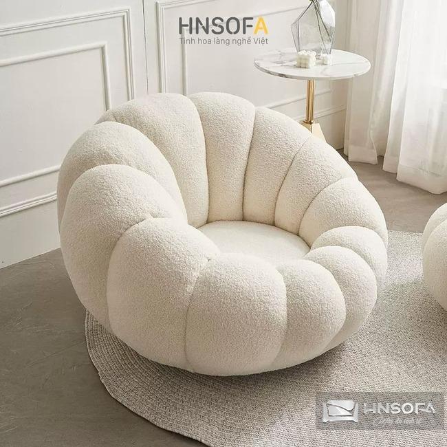 Làm sạch bề mặt sofa nỉ màu trắng