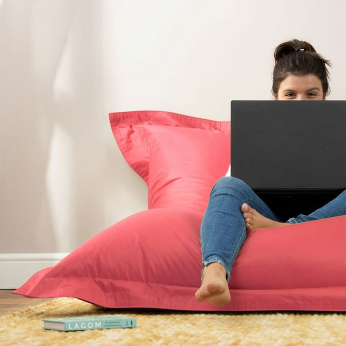 Ghế sofa lười vừa đem lại cải giác thư giãn vừa có thể làm việc hiệu quả
