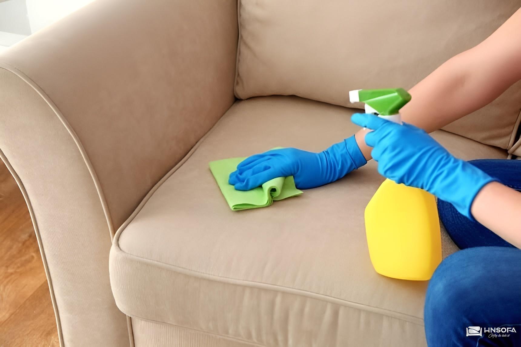 Lưu ý sử dụng các chất tẩy rửa phù hợp với từng vết bẩn khác nhau