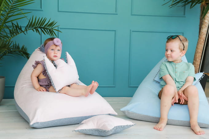 Ghế sofa lười cho bé mầu sắc đẹp, vừa nằm vừa chơi