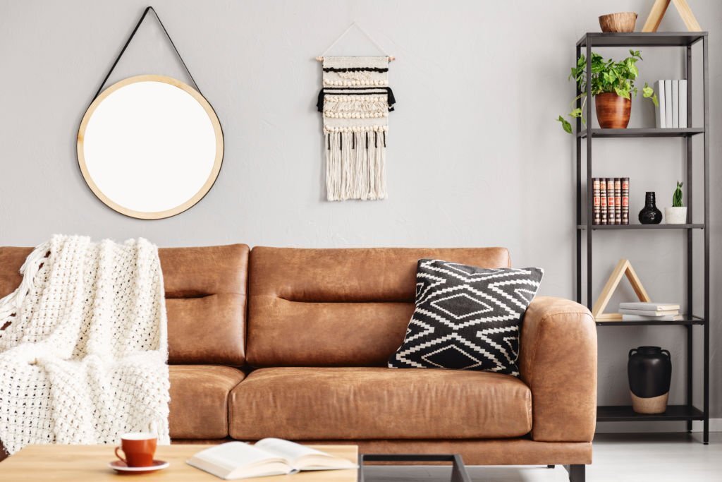 nen-mua-sofa-da-hay-ni-4