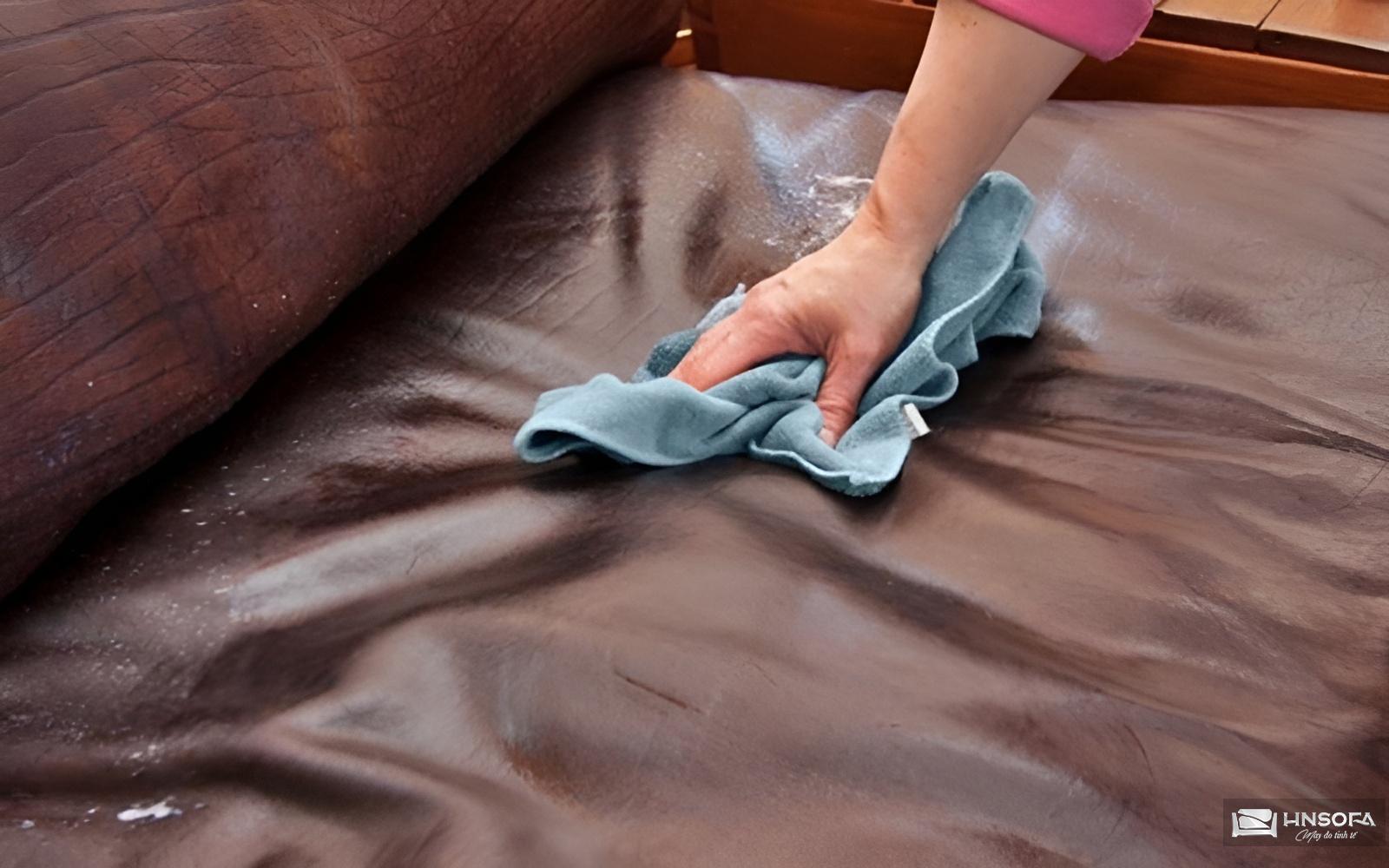 Những lưu ý khi xử lý ghế da bị mốc