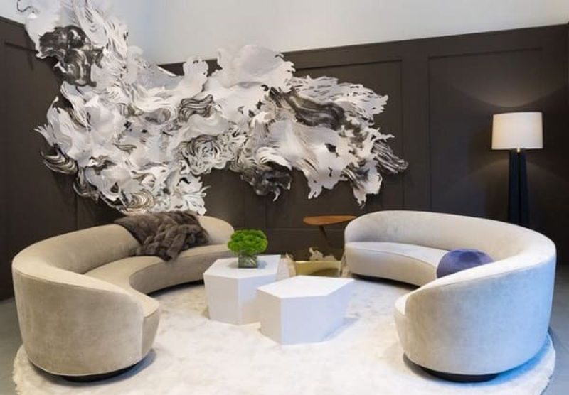 Sofa cong hình vòng cung đối xứng hai bên kết hợp bàn lục giác độc đáo