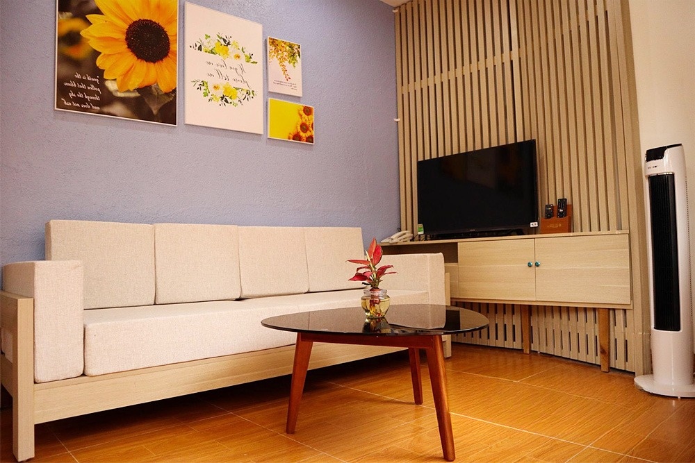 sofa-go-cho-phong-khach-nho-3