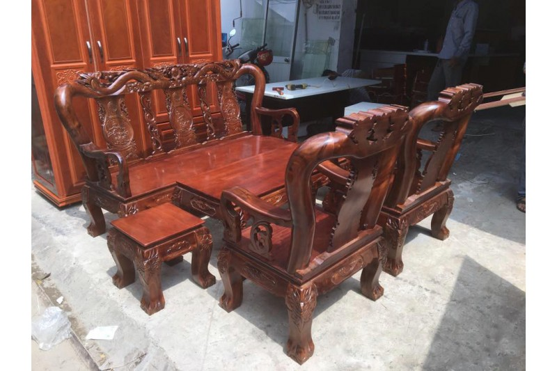 Sofa gỗ tràm chạm rồng kỳ công