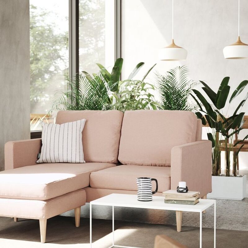 Lựa chọn sofa góc chữ L nhỏ để tăng sự trẻ trung và năng động