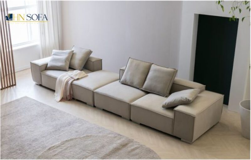 Ghế sofa băng dài màu ghi dành riêng cho phòng khách diện tích lớn