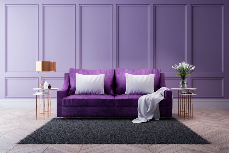 Sofa màu tím kết hợp với trải thảm