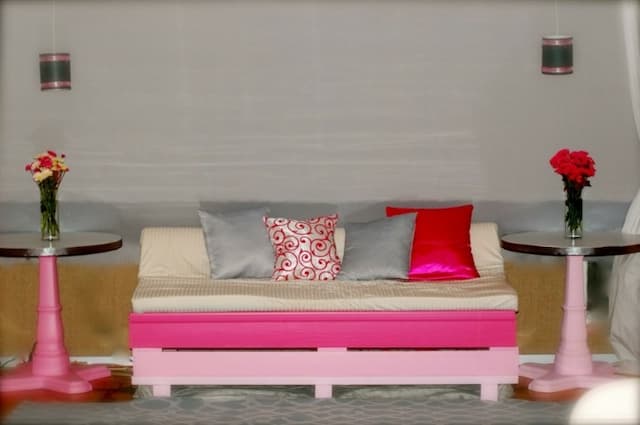 Sofa Pallet mầu hồng nữ tính