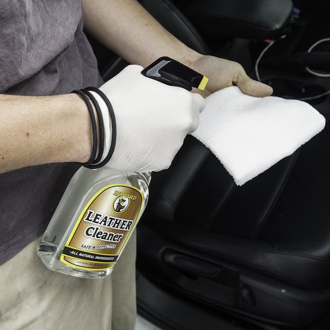 Chai xịt vệ sinh Howard Leather Cleaner tẩy rửa an toàn, lành tính, không gây hại cho sức khỏe